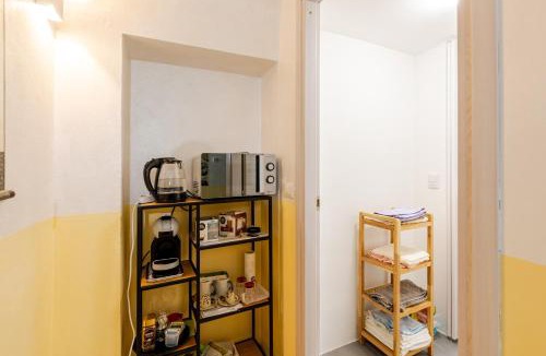Casale Monferrato Apartment | Studio Zen con Parcheggio gratuito e Check In Automatico 24 ore su 24 Con Netflix, DAZN e Disney Plus