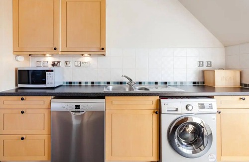Bonnington Apartment | Stunning City Centre Penthouse Apartment, with FREE Parking!