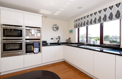 Looe House | Stunning house with magnificent sea views, pet friendly with a VisitEngland 5 Star Gold Award