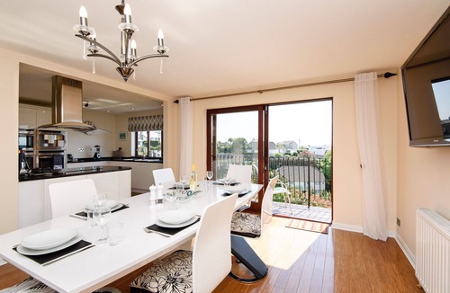 Looe House | Stunning house with magnificent sea views, pet friendly with a VisitEngland 5 Star Gold Award