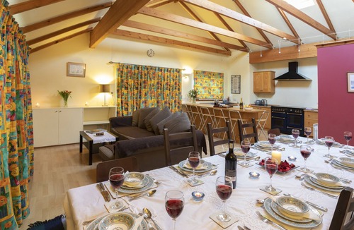 Milngavie House | Stunning Large Garden Villa 7BR (Sleeps25) - nr Loch Lomond and Glasgow