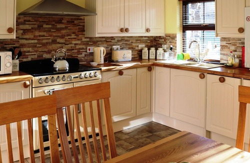 Uig House | Stunning private villa for 6 guests with WIFI and TV