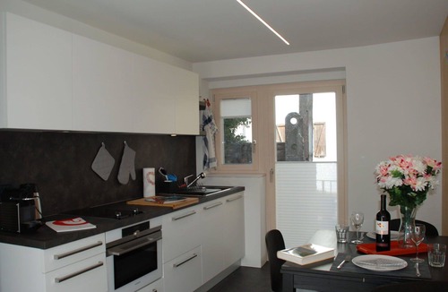 Minusio House | Stunning private villa for 4 people with A/C, WIFI, TV, patio, pets allowed and panoramic view