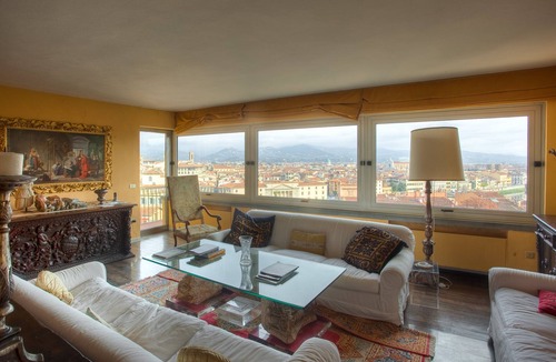 San Giovanni Apartment | Stunning Renovated Cental Penthouse w/Amazing Views! 5 Terraces & 5min to Town