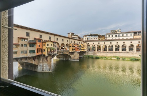 Oltrarno Apartment | Stunning view over Ponte Vecchio