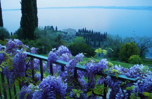 Garda Villa | 'Stunning Views': beachfront villa with pool