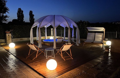 Castelnuovo Villa | Stunning villa with WIFI, hot tub, A/C, sauna, TV, patio, pets allowed and panoramic view
