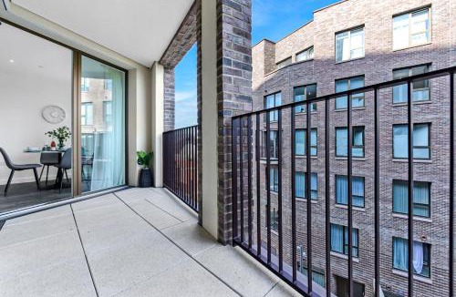 Springfield Apartment | Stylish 2-BD for Trendy Urban Travelers - Sleeps 5