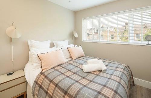 Stroud Green Apartment | Stylish Crouch End 2B2B Flat - Sleeps 6