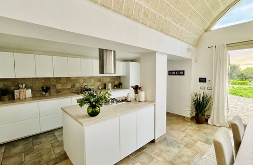 Ostuni Villa | Stylish luxury, beautiful large pool, great location