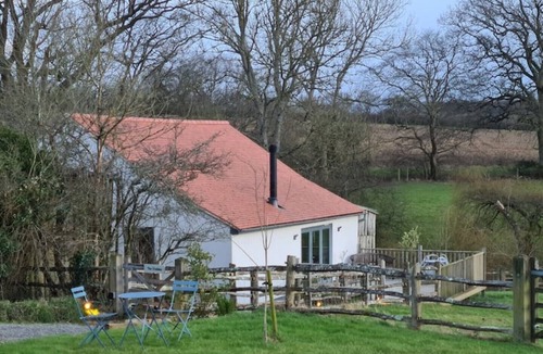 Uckfield Cottage | Stylish Self-contained Converted Stables