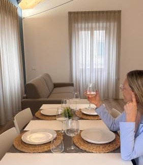 Camerano Apartment | SUITE Rosso Conero - Le Grotte Rooms And Apartments