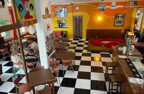 Marebello Hostel | Sunflower Beach Backpacker Hostel & Bar