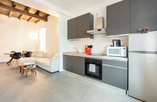 Robecco sul Naviglio Apartment | Super suite apartment on Naviglio castel view