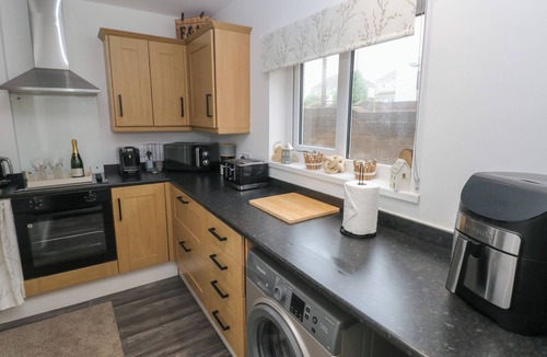 Margam Cottage | T?&NBSP;DRWS NESAF, pet friendly, with open fire in Cwmllynfell