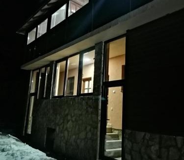 Kremna House | Tara Bozic Apartmani