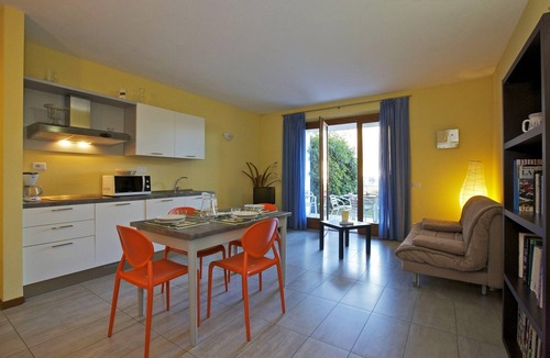 Cannobio Apartment | Tastefully furnished apartment in a small residence in a sunny location