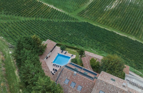 Castel Boglione House | Tenuta Cà dei Mandorli - Private Hotel & Luxury villa