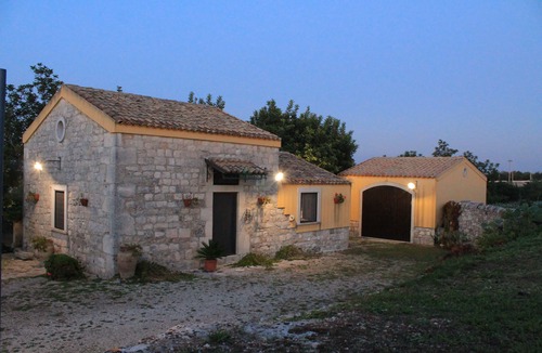 Pietre Nere San Zagaria House | "Terrace on the Archaeological Park"