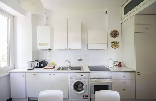 Testaccio Apartment | Testaccio Luminous and Large Apartment