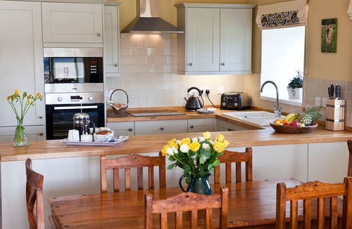 Dairsie House | The Beehouse, Secret Rural Gem close to St Andrews golf courses and beaches