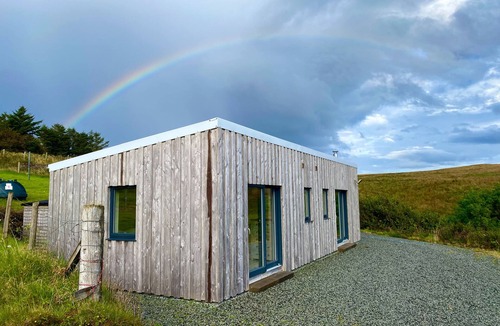 Lonmore Cottage | THE CABIN, romantic, character holiday cottage in Dunvegan