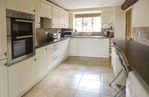 Low Catton Cottage | THE CART SHED, pet friendly, with a garden in York