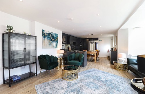 Seaview Apartment | The Cove is located on the seafront in the desirable village of Seaview.