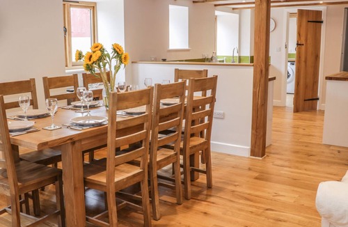 Munslow Cottage | THE COW BYRE, HEATH FARM, family friendly, with open fire in Ludlow