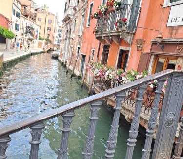 Dorsoduro Apartment | THE DOGE SUITE Venice