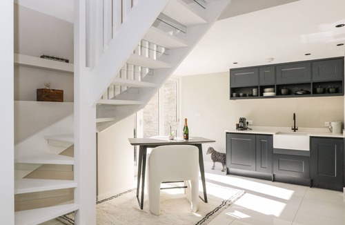 Westonbirt Cottage | THE HAYLOFT, family friendly, with hot tub in Sherston