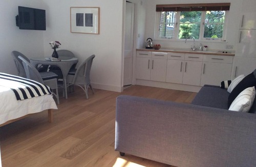 Sheffield Green Bed & Breakfast | The Hideaway