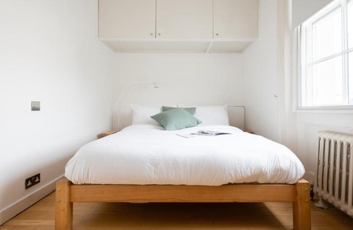 Holland Park Apartment | The Holland Park Escape - Modern & Central 2BDR Flat