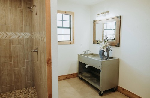 Lubbock Cottage | The Huckleberry Finn - Standard One Room Silo