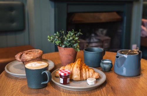 Eastington Bed & Breakfast | The Lazy Goose - Coffee House & Bedrooms