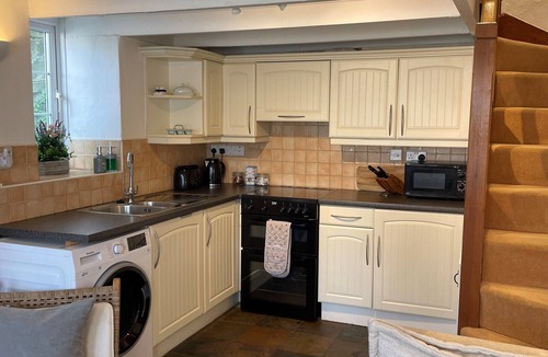 Pentewan Cottage | The Little Lighthouse - 2 mins from beach