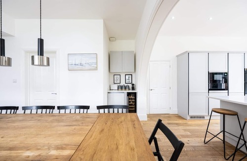 New Forest District Ski Chalet | The Lymington Hub Slps 13 hot tub/chef/spa