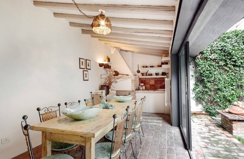 Ferrara Historic Centre Apartment | The medieval home of the Duke! In the historic center