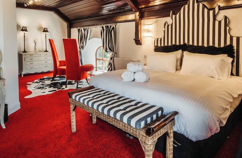 Halistra House | The Old Church. Two bedroom property with sea views and luxurious interiors.