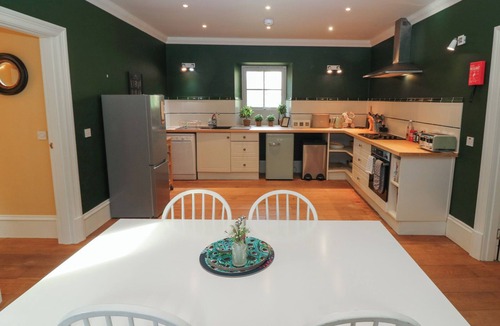 Aberargie Cottage | THE OLD LAUNDRY COTTAGE, pet friendly, with a garden in Perth