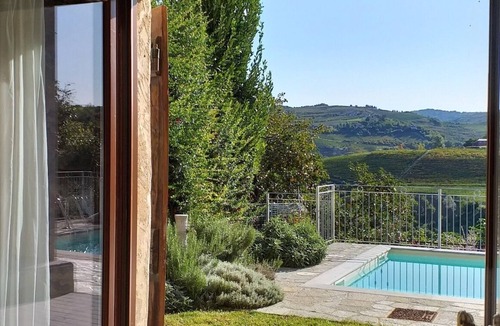Serralunga d'Alba House | The parish priest's vineyard-2-