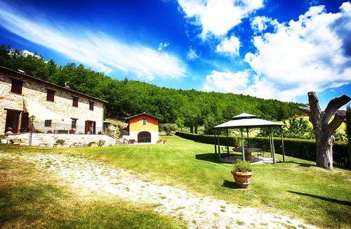 Serrapetrona Villa | The perfect vacation for families and friends, in a place that will remain in your heart.