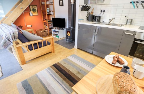 Wirksworth Cottage | THE SIDINGS, romantic, with open fire in Wirksworth