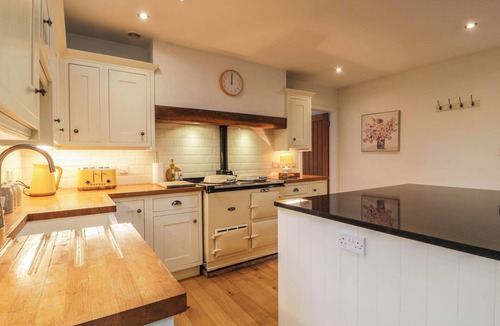 Thornhill Cottage | THE STABLES, pet friendly, character holiday cottage in Thornhill