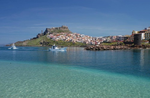 Castelsardo Apartment | This apartment is located in a residential complex in front of the tourist port of Castelsardo, in S