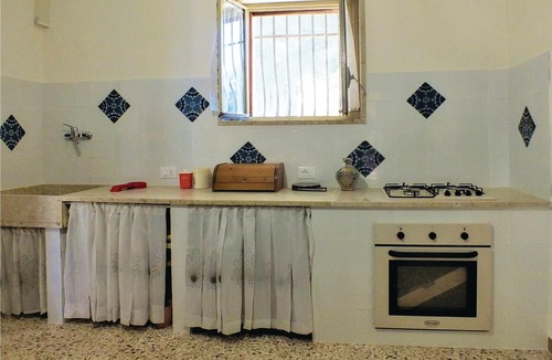 Salemi House | This vacation home is located in the municipality of Salemi, just 750 meters from the highway exit o