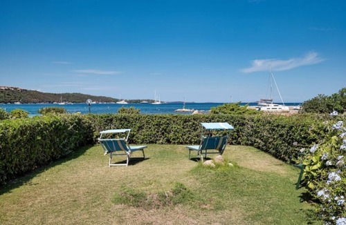 Golfo di Marinella Apartment | Three-room apartment for 6 on the beach