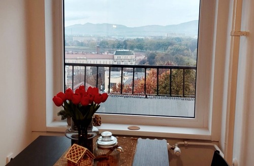 City Center Condo | Tizza-Modern 55m2 flat right above the city center, spectacular view