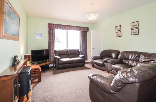 Spittal Cottage | TOFTINGALL FARM COTTAGE, pet friendly, with a garden in Watten