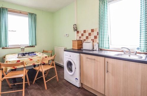 Spittal Cottage | TOFTINGALL FARM COTTAGE, pet friendly, with a garden in Watten